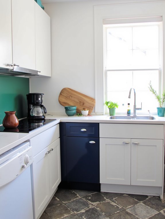 bold accents crisp white