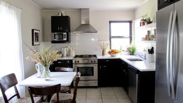 modern black and white kitchens