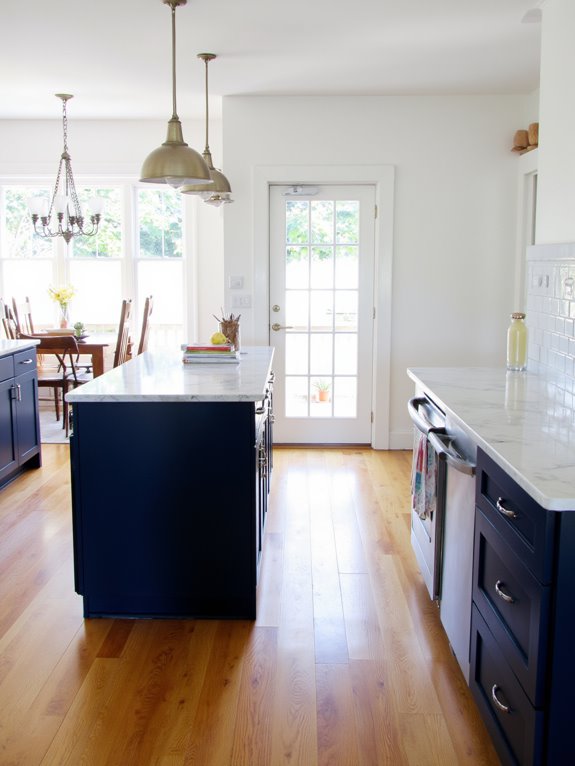 navy blue kitchen accents