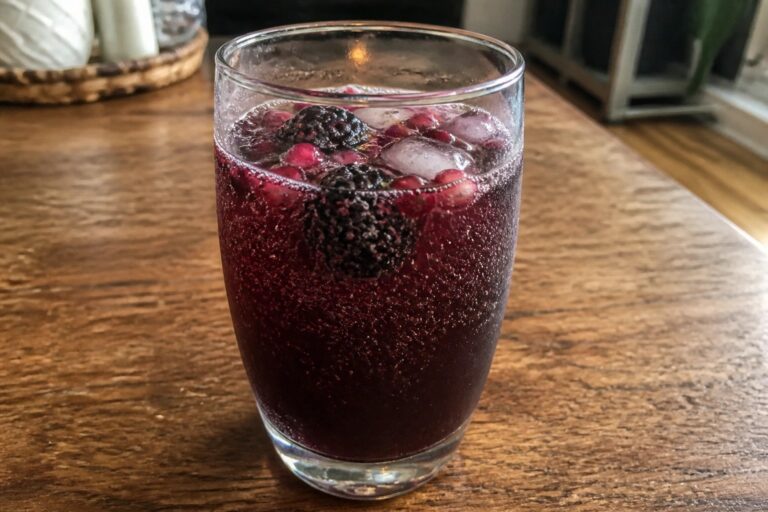 10 Nonalcoholic Halloween Drinks Everyone Can Enjoy 10 Nonalcoholic Halloween Drinks Everyone Can Enjoy