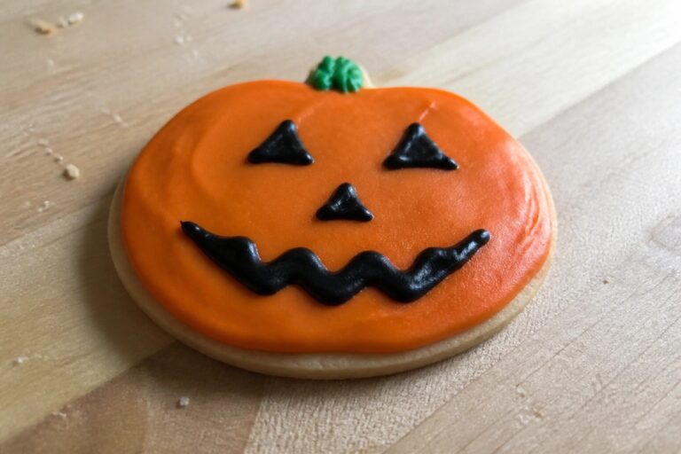 10 Spooky Halloween Cookies Everyone Will Crave