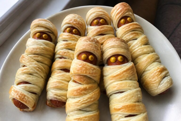 11 Creative Halloween Finger Food Ideas to Serve