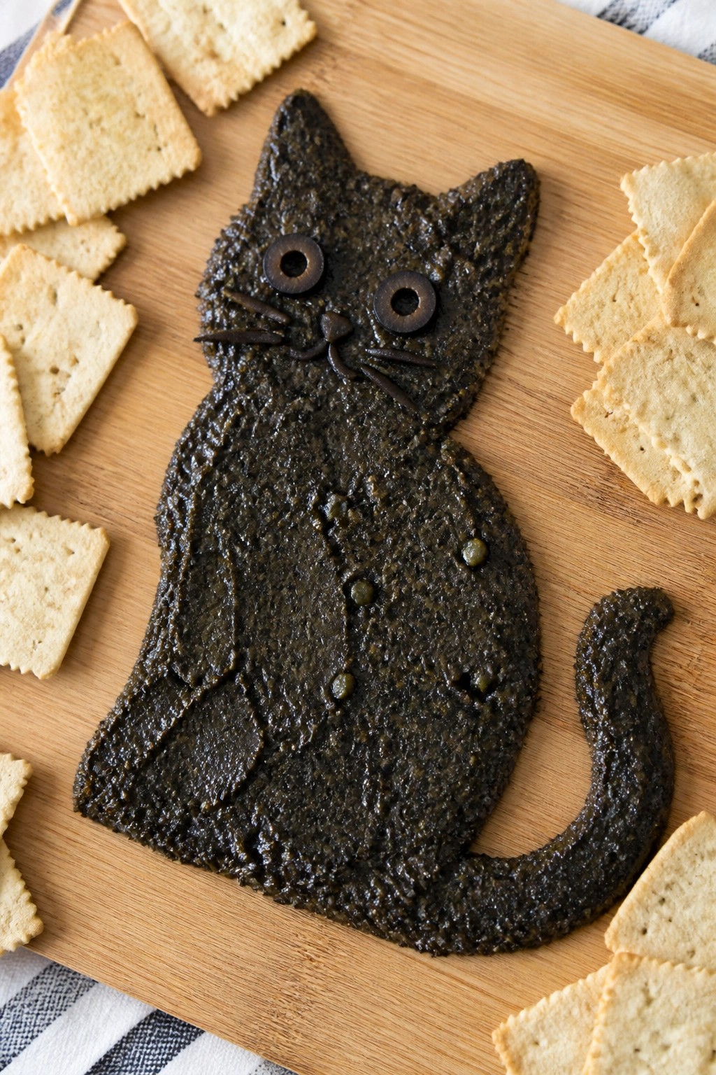 Black Cat Olive Tapenade and Cracker Platter