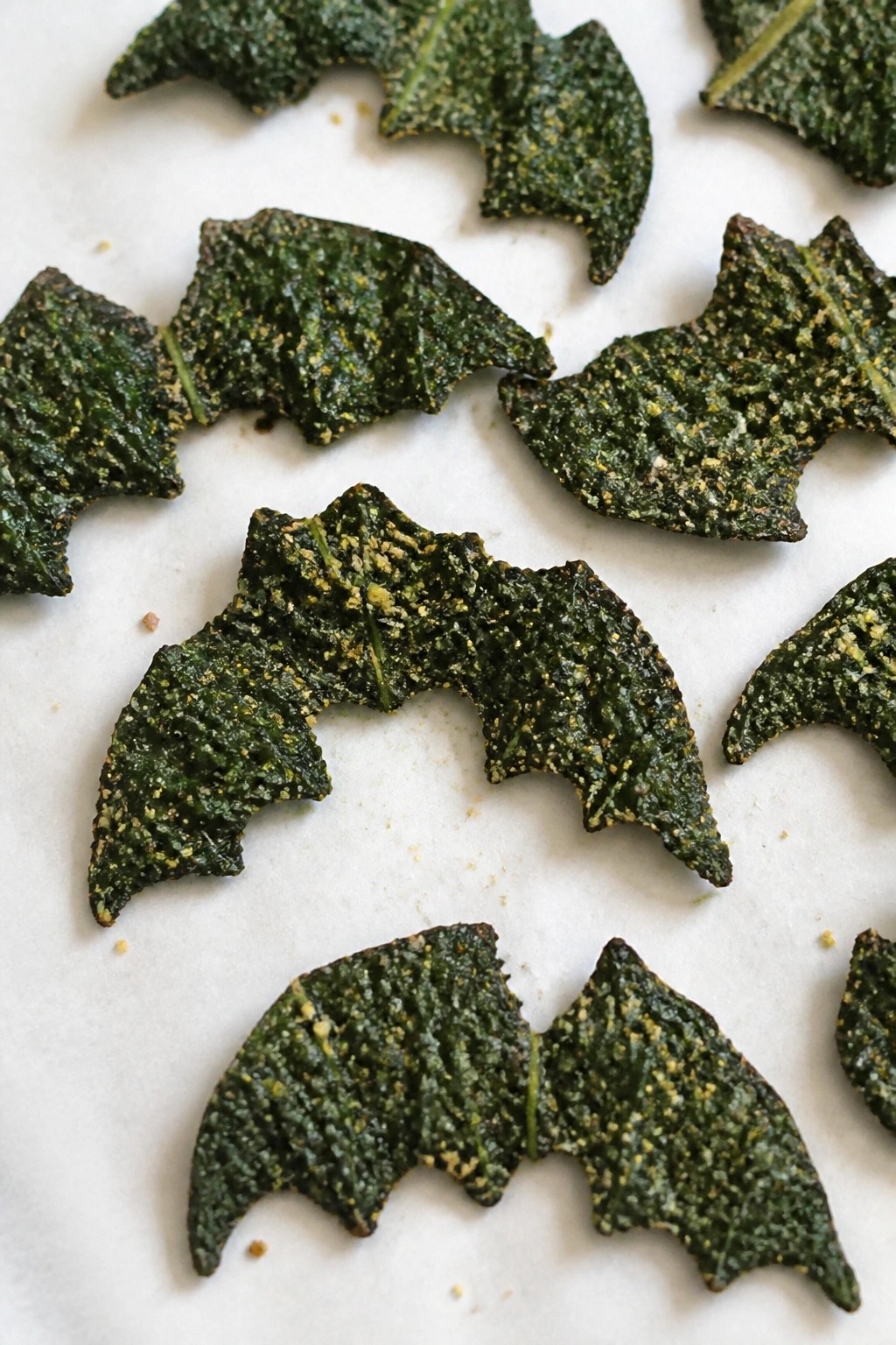Bat Wing Kale Chips with Nutritional Yeast