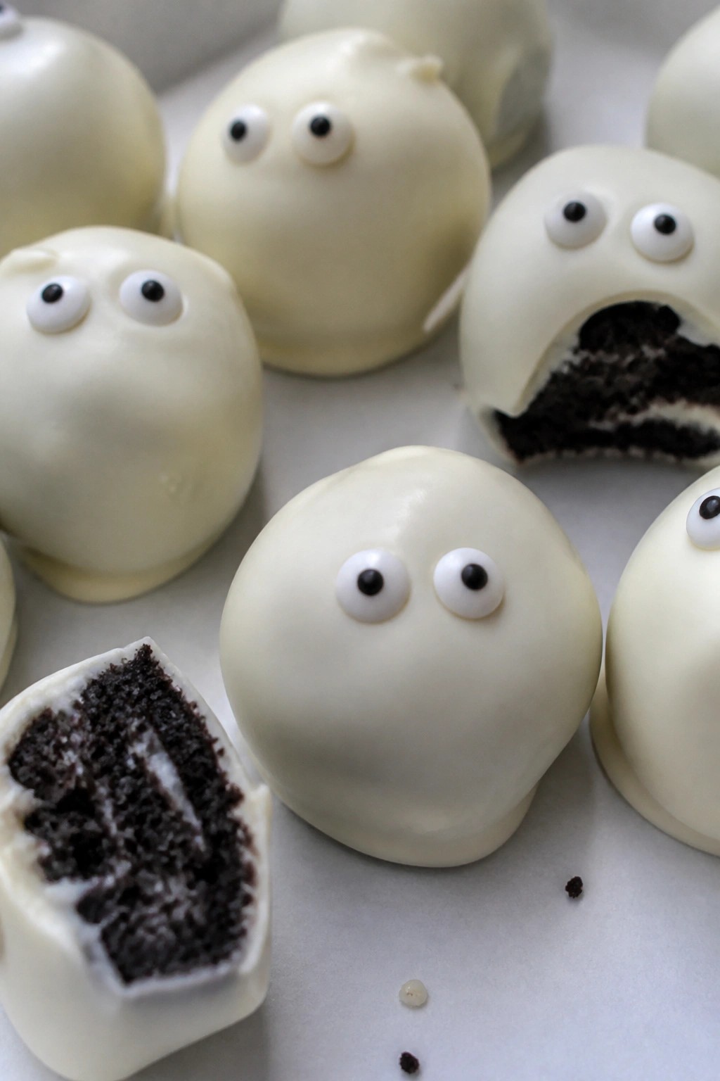 No-Bake Ghost Oreo Truffles