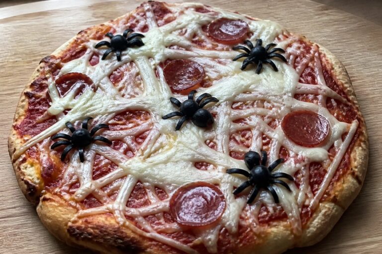 12 Spooky Halloween Pizza Ideas That Everyone Will Love 12 Spooky Halloween Pizza Ideas That Everyone Will Love