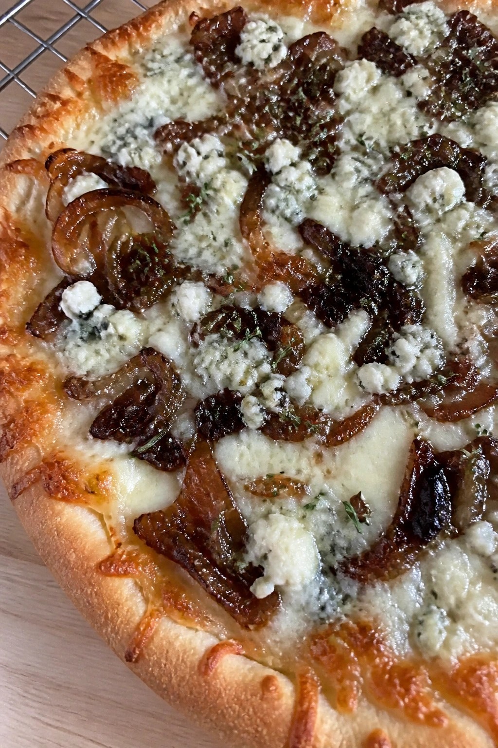 Caramelized Onion Gorgonzola Pizza