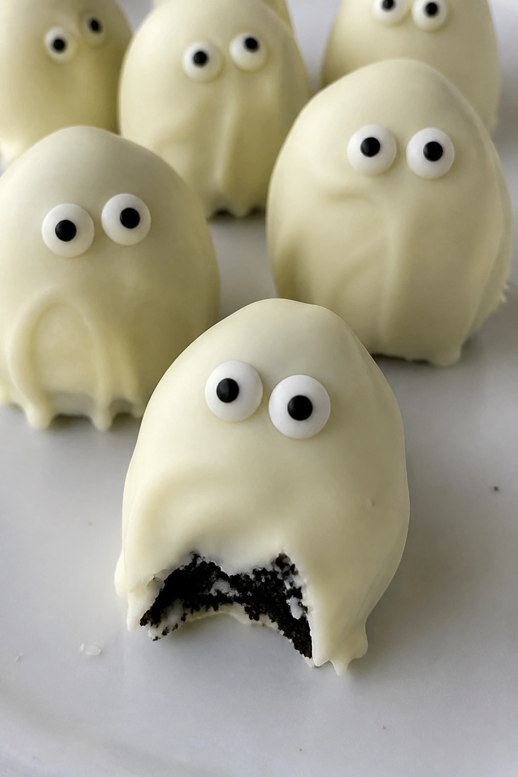 No-Bake Ghost Oreo Truffles
