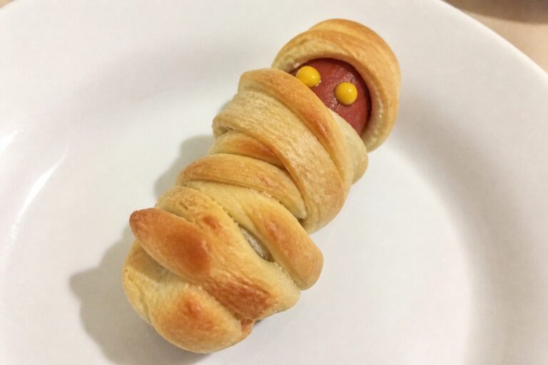 15 Easy Halloween Finger Foods for a Stress-Free Party 15 Easy Halloween Finger Foods for a Stress-Free Party