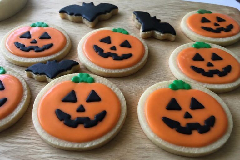 15 Halloween Baking Ideas to Get You in the Spirit 15 Halloween Baking Ideas to Get You in the Spirit